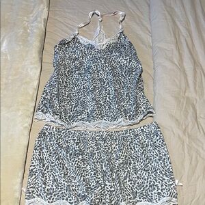 Marilyn Monroe Gray and White Leopard Print Pajama Set